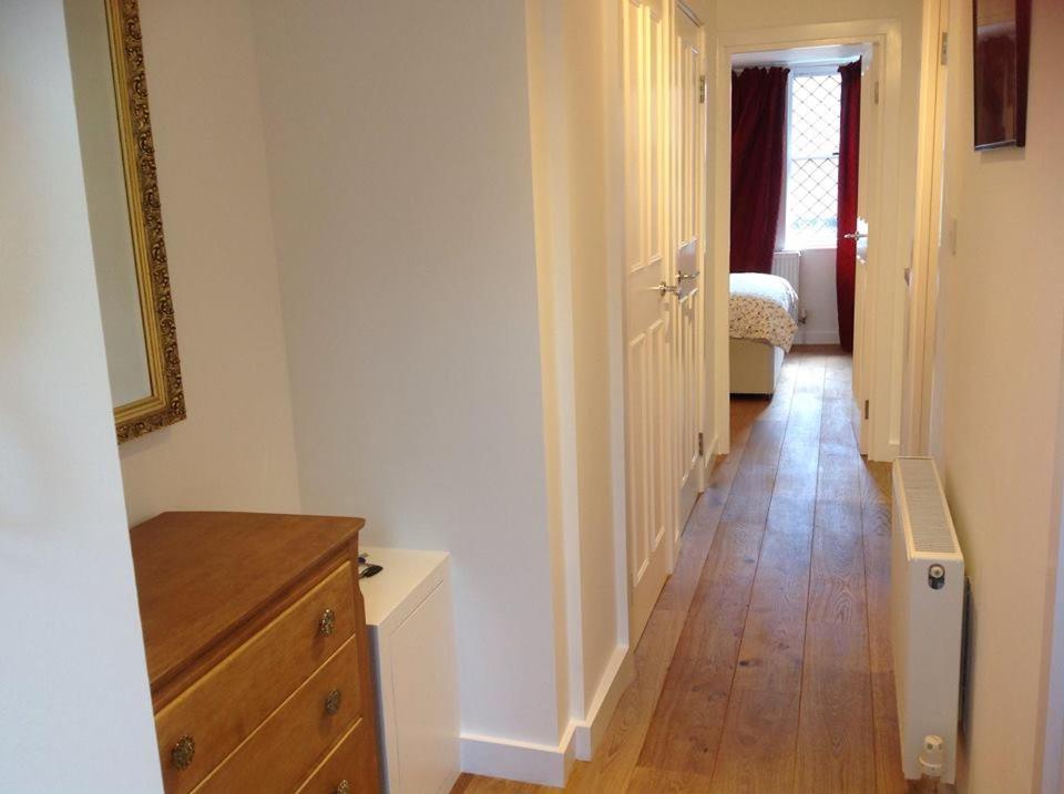 Farriers House room 5